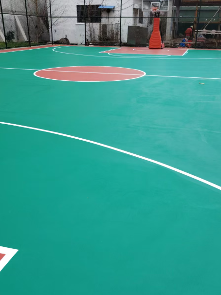 甘谷 球场长期使用易出现地面开裂